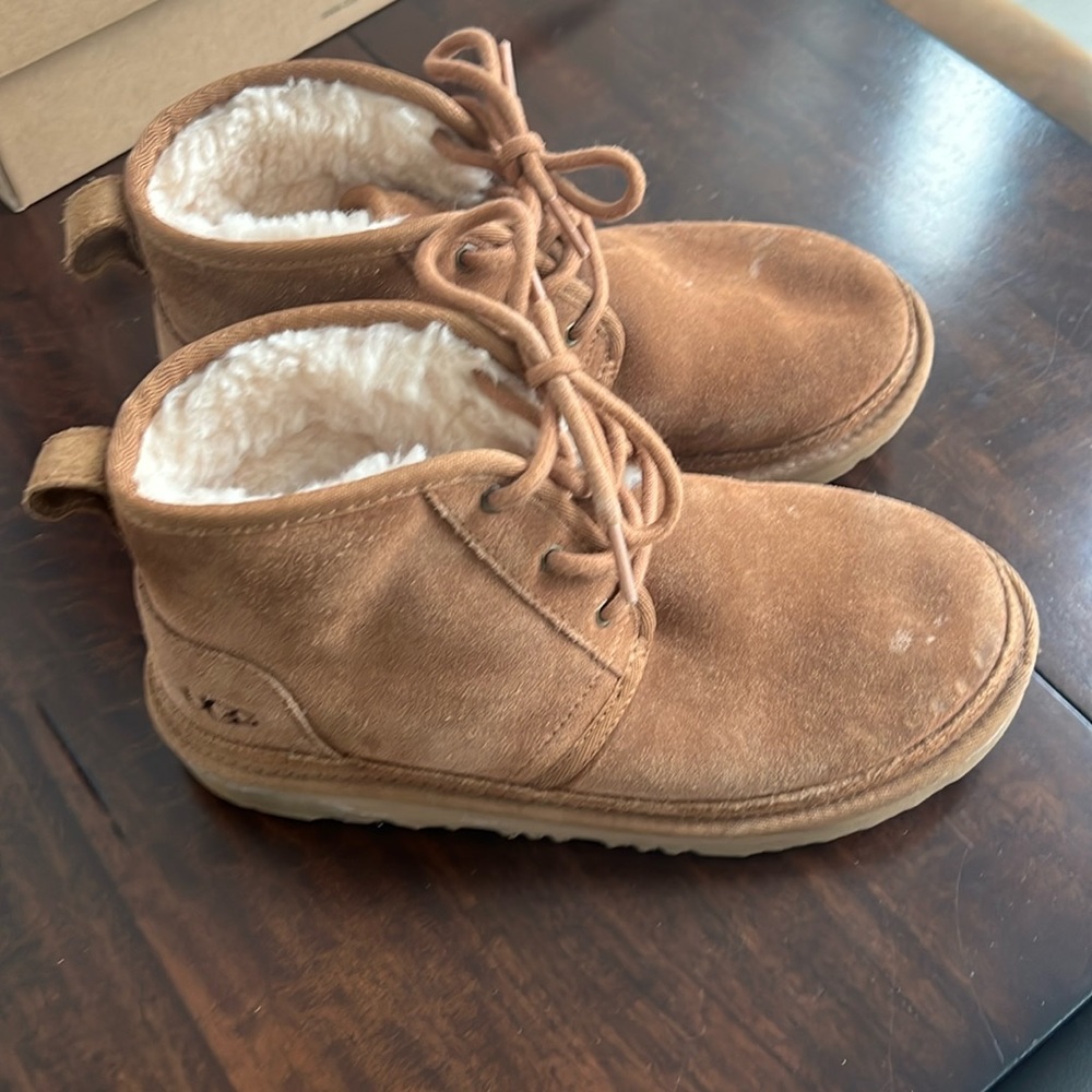 Kids UGG boots never worn size 4